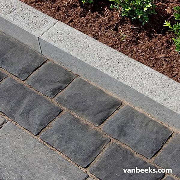 BWS Concrete Garden Curb